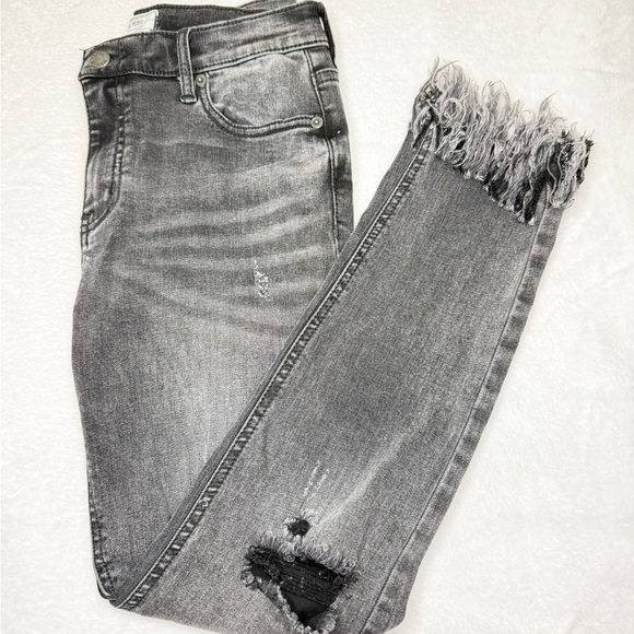 Free People Gray Ankle Cropped Distressed Jeans - Picture 1 of 4